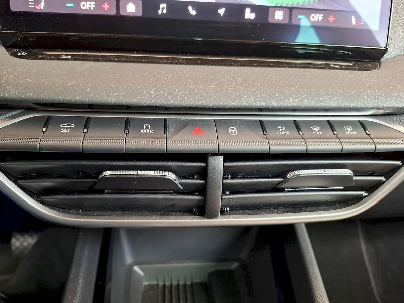 Škoda Octavia (2025) M-HEV SELECTION TS 110/1.5 A7F - fotka 13 z 36
