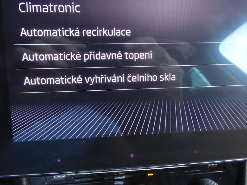 Škoda Superb Kom.2.0TDi L&K Taž.zař.4x4 DSG - fotka 44 z 62