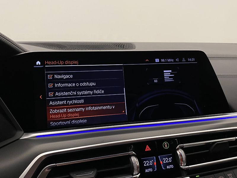 BMW X5 M50D xDrive CZ AUT REZERVACE - fotka 90 z 123