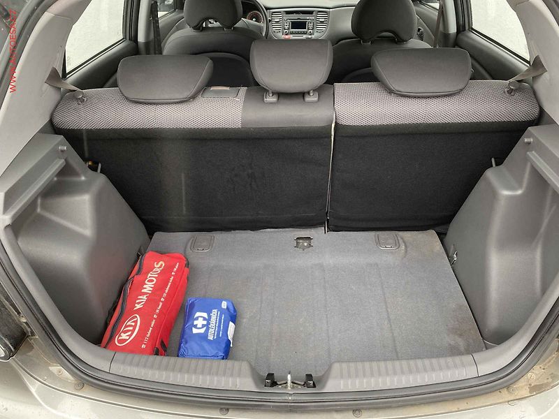 Kia Rio (2011) 1.4i, ČR, AC - fotka 7 z 15