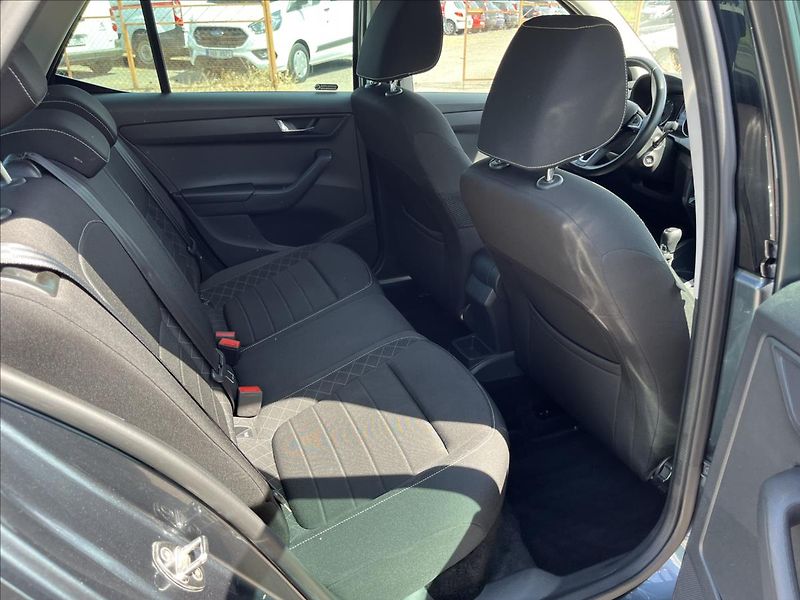 Škoda Fabia 1,2 TSi STYLE KLIMA ČR 1.M DPH - fotka 12 z 45
