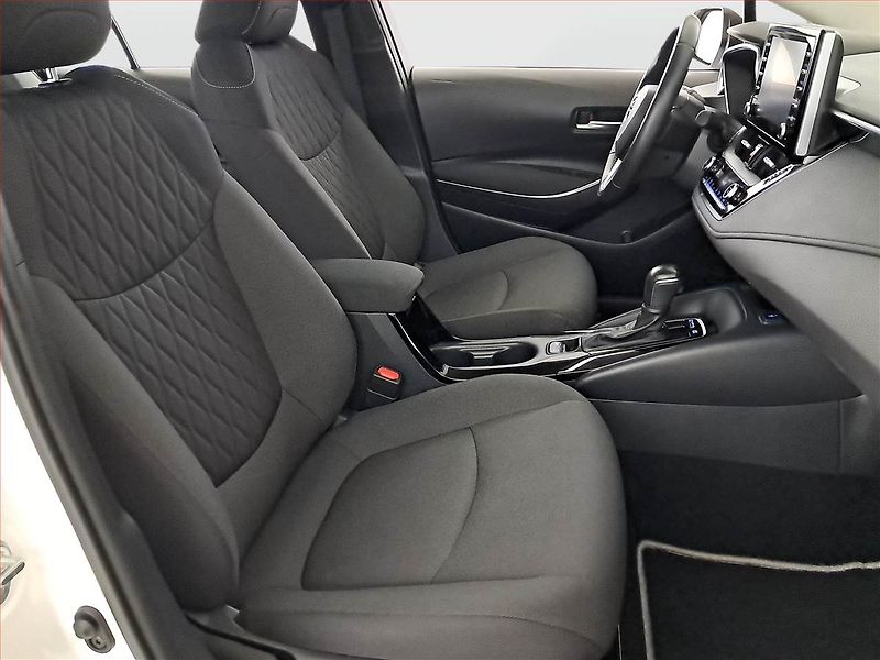 Toyota Corolla (2023) Active 1.8 Hybrid - fotka 9 z 16
