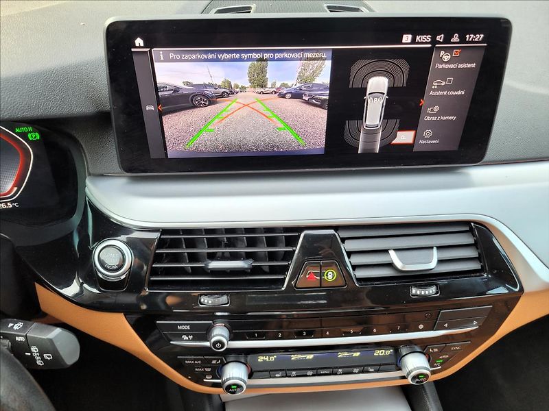 BMW Řada 5 2,0 HEV,LED,Navi,kůže,výhřev - fotka 26 z 49