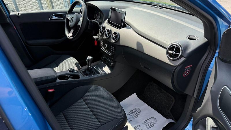 Mercedes-Benz Třídy B (2015) 200d 100kW*LED*Servis*Stav* - fotka 17 z 24
