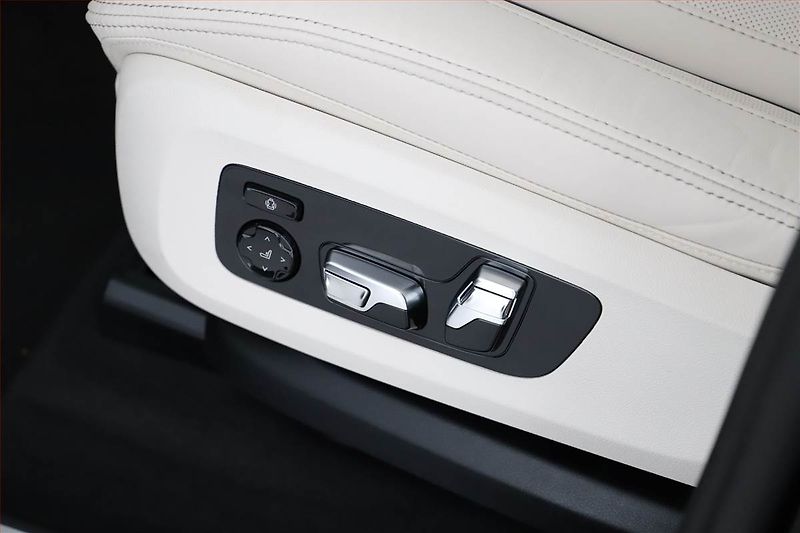 BMW X5 (2024) xDrive30d, Vzduch - fotka 13 z 16