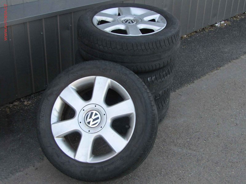 Volkswagen Golf (2007) 1.6MPi, Klima - fotka 15 z 15