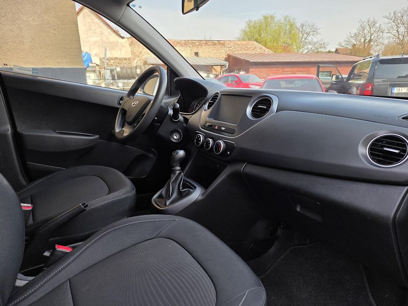 Hyundai i10 1.0-NÍZKÉ KM-ISOFIX-CENTRÁL - fotka 12 z 15