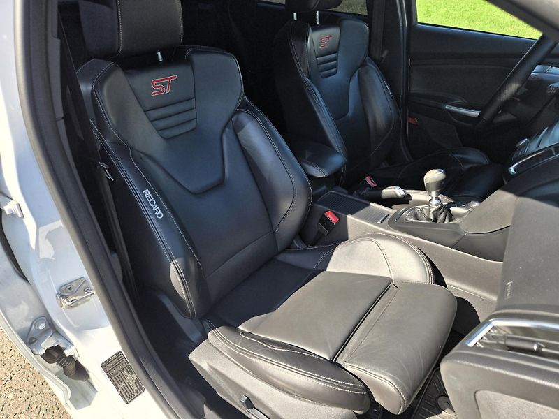 Ford Focus (2017) ST kombi 184kw - fotka 9 z 21