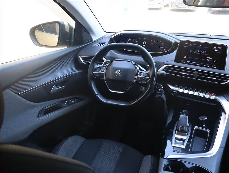 Peugeot 3008 (2017) 1.2 PureTech, Automat - fotka 7 z 22