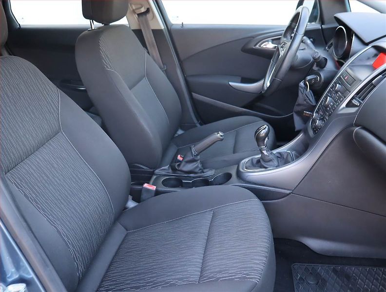 Opel Astra (2014) 1.4 16V, Serv.kniha, Tempomat - fotka 9 z 16