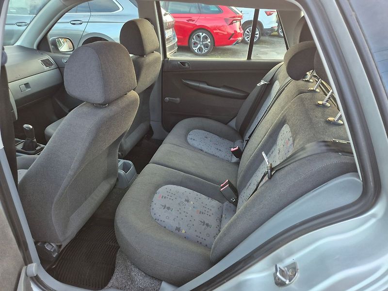 Škoda Fabia Combi 1,2 HTP 47kW, CZ, 1. maj - fotka 10 z 14