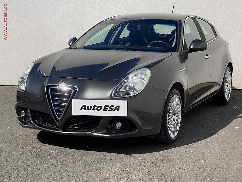 Alfa Romeo Giulietta (2013) 2.0 JTD, AC, tempo, park - fotka 3 z 16