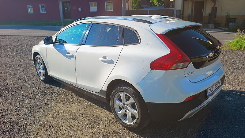 Volvo V40 (2017) Cross Country, nez. topení, TZ - fotka 4 z 28