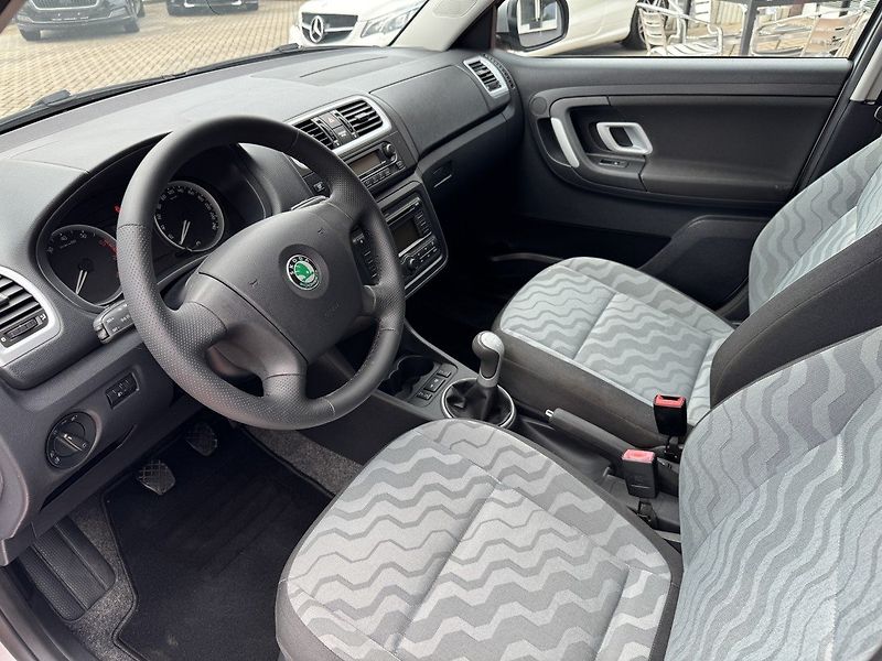 Škoda Fabia (2009) 1.4 16V Digi Klima Tempomat - fotka 23 z 50