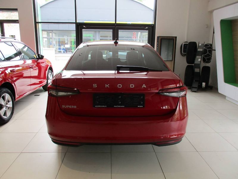 Škoda Superb liftback Selection 2,0TDI 110k - fotka 6 z 17