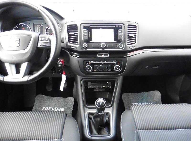 Seat Alhambra 2.0 TDi Style Navi 7.míst - fotka 15 z 21