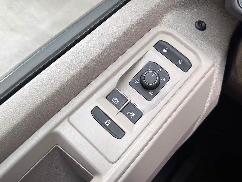 Volkswagen California eHybrid 4M Ocean HuD El.střech - fotka 16 z 31