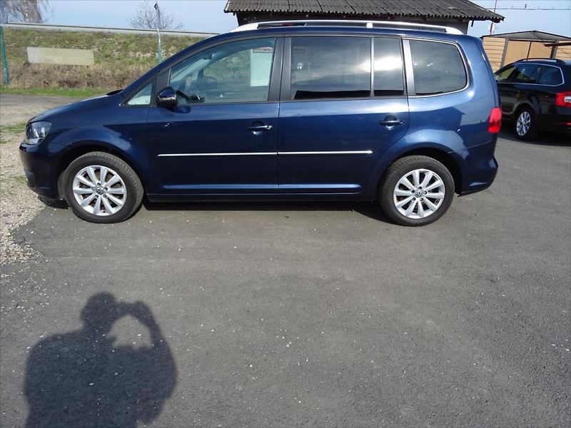 Volkswagen Touran 1,2 TSi 77 kW - fotka 6 z 33