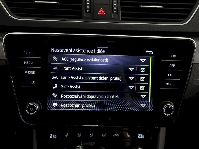 Škoda Superb (2021) STYLE 2.0TDI 147KW 4x4 DSG TAŽ - fotka 31 z 42
