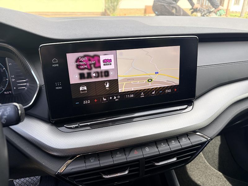 Škoda Octavia 2.0TDI DSG 4x4 STYLE REZERVACE - fotka 21 z 45