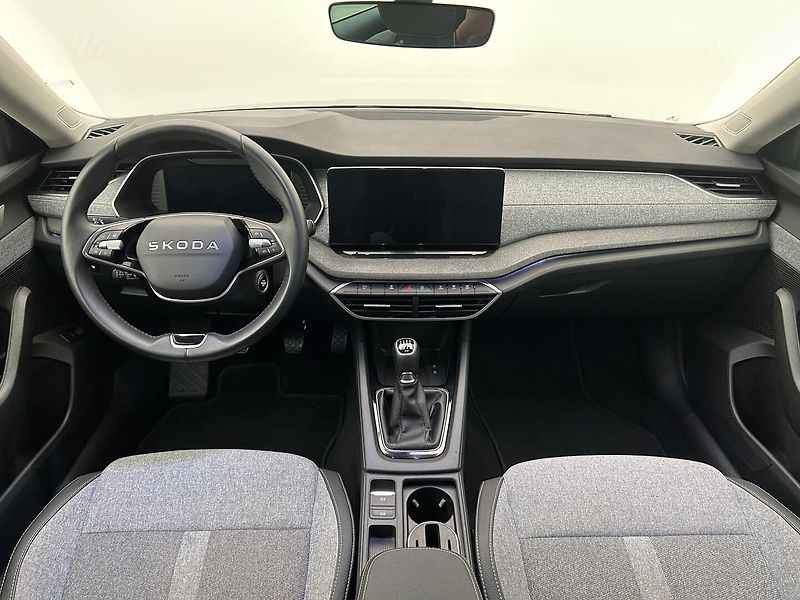 Škoda Octavia 1.5 TSI Top selection - fotka 6 z 32
