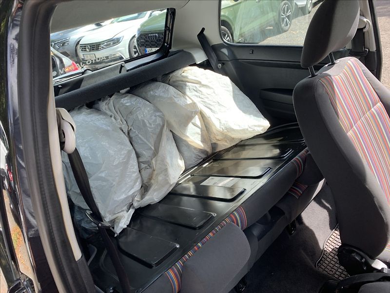 Volkswagen Fox 1,2 i ČR,CEBIA - fotka 13 z 15