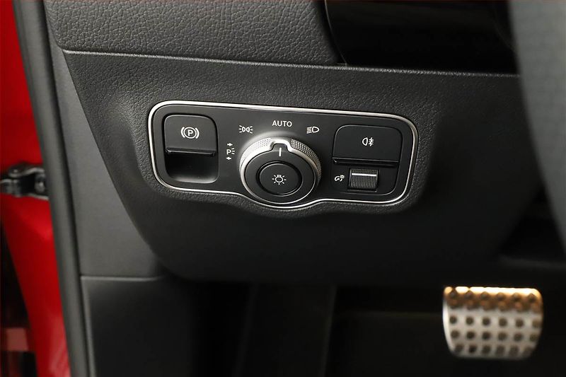 Mercedes-Benz GLA (2025) 220 4MATIC - fotka 21 z 26