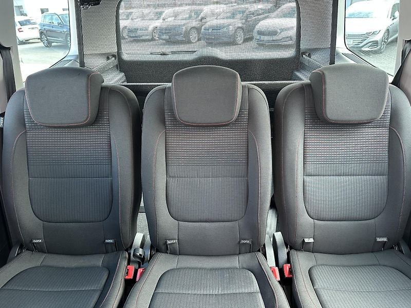 Volkswagen Sharan (2017) 2.0 TDi Sound 110 Kw - fotka 24 z 35