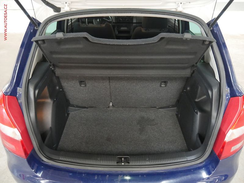 Škoda Fabia (2012) 1.6TDi, ČR, Ambiente, AC, TZ - fotka 7 z 13
