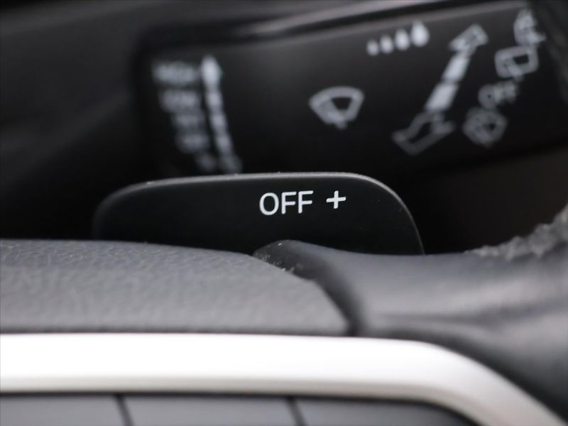 Volkswagen Passat 2,0 TDI 110kW DSG Elegance - fotka 18 z 34