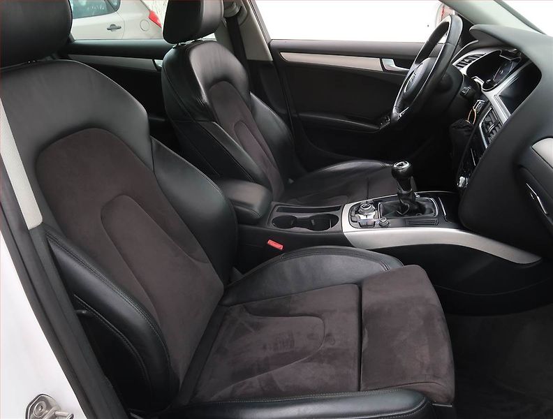 Audi A4 Allroad (2015) 2.0 TDI, 4X4, Serv.kniha - fotka 9 z 21