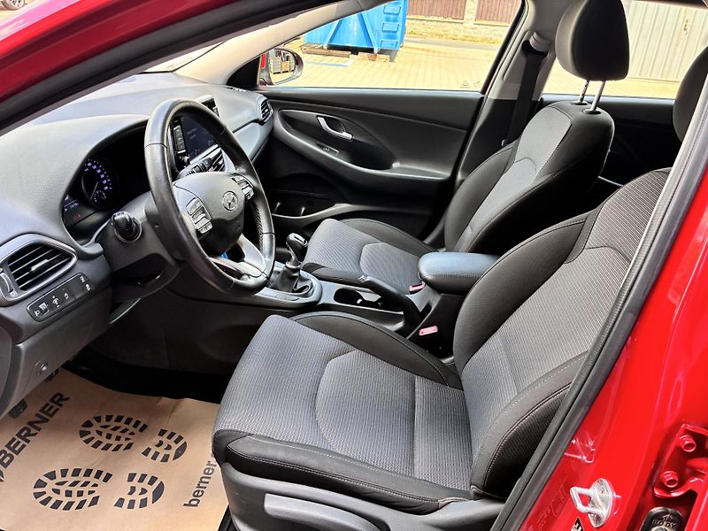 Hyundai i30 1.0T-GDi88kW DIGI KLIMA TAŽNÉ  - fotka 11 z 25