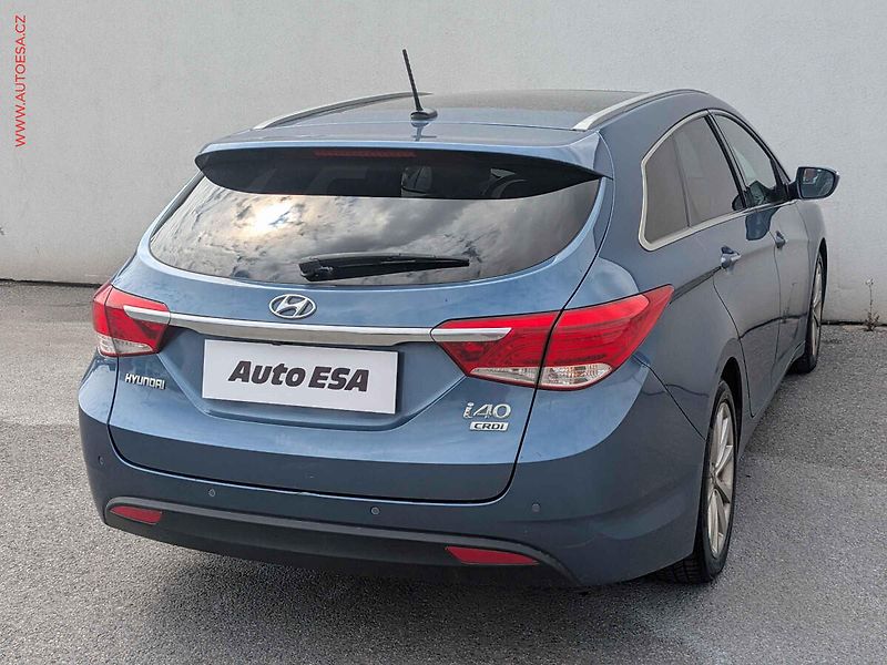 Hyundai i40 (2012) 1.7CRDi, Bixen, navi, park - fotka 4 z 16