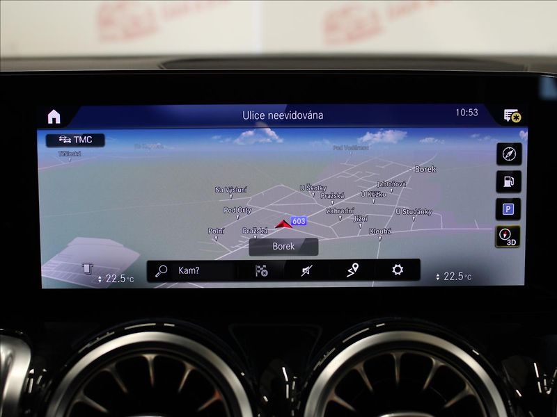 Mercedes-Benz GLB 2,0 250 4Matic AMG Line - fotka 24 z 39