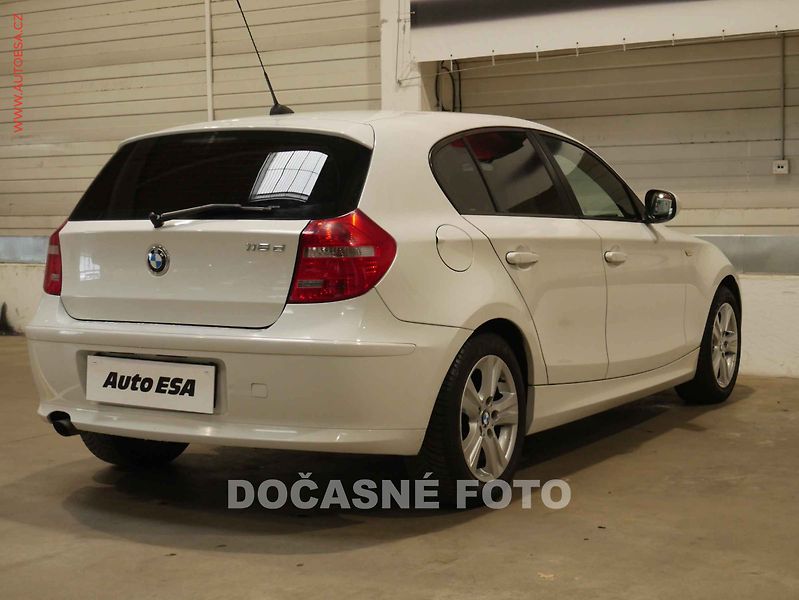 BMW Řada 1 (2010) 116 d, autoAC, STK9/28 - fotka 6 z 18