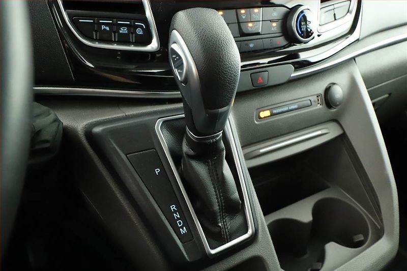 Ford Tourneo Custom (2023) Titanium 2.0 EcoBlue, ČR - fotka 11 z 16