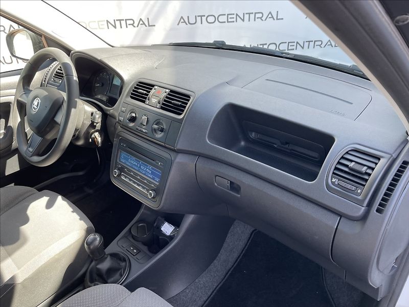Škoda Fabia 1,2 TSI 63kw klima po servisu - fotka 17 z 20
