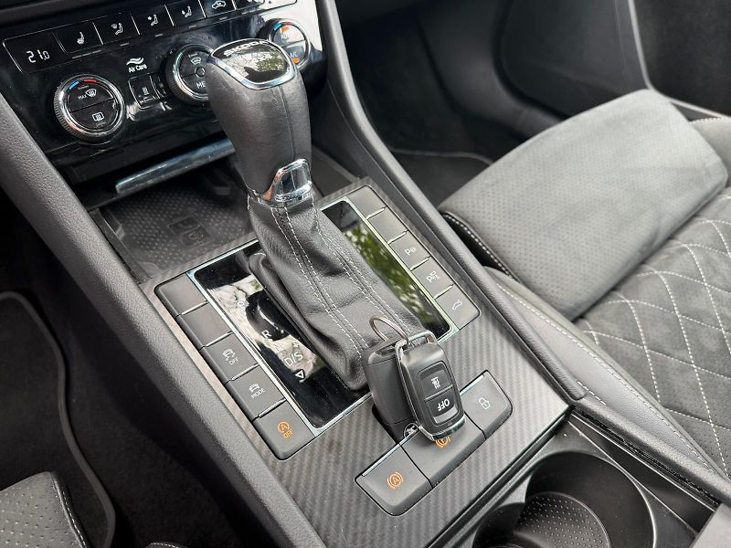 Škoda Superb (2023) SportL 2.0TSI/206kW 4x4, webas - fotka 22 z 30