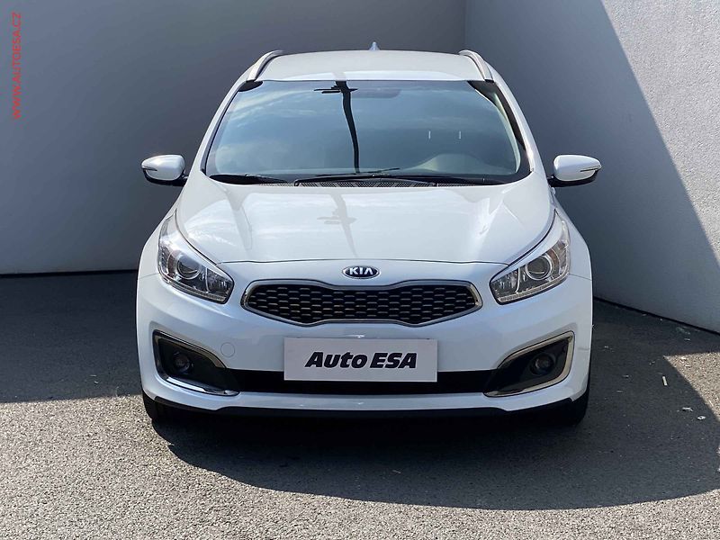 Kia Ceed (2017) 1.6 GDi, ČR, servis.kniha - fotka 2 z 17