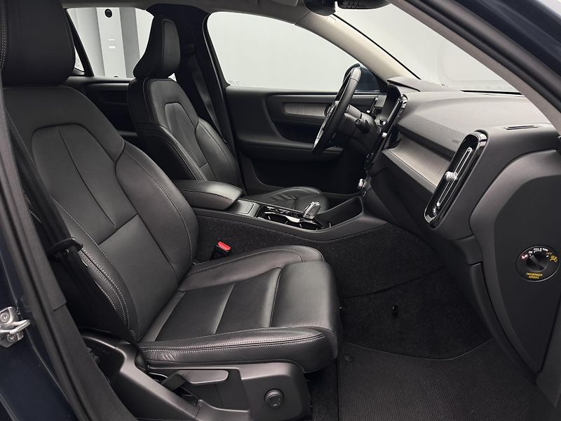 Volvo XC40 D3 INSCRIPTION AUT - fotka 22 z 43