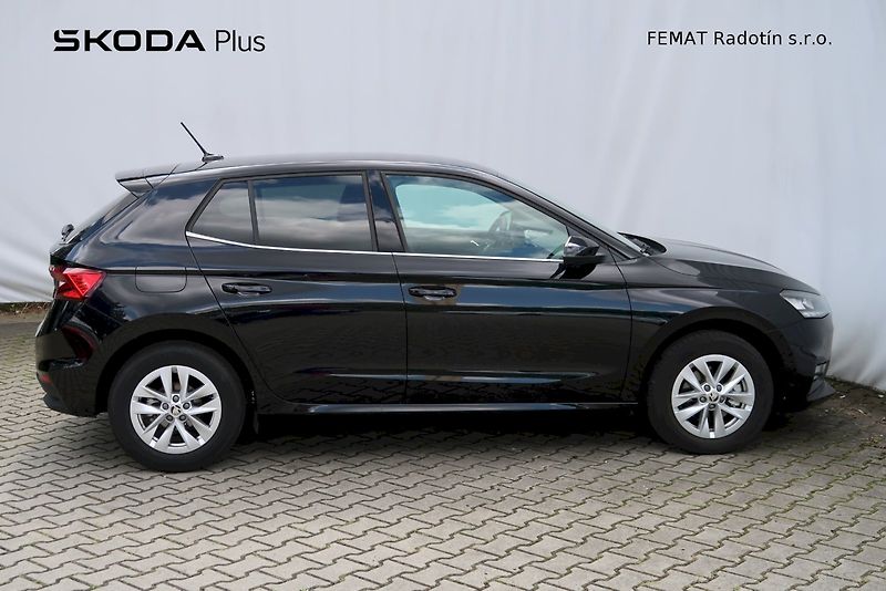 Škoda Fabia (2024) Top Selection 1,0 TSi / 85 kW - fotka 3 z 31