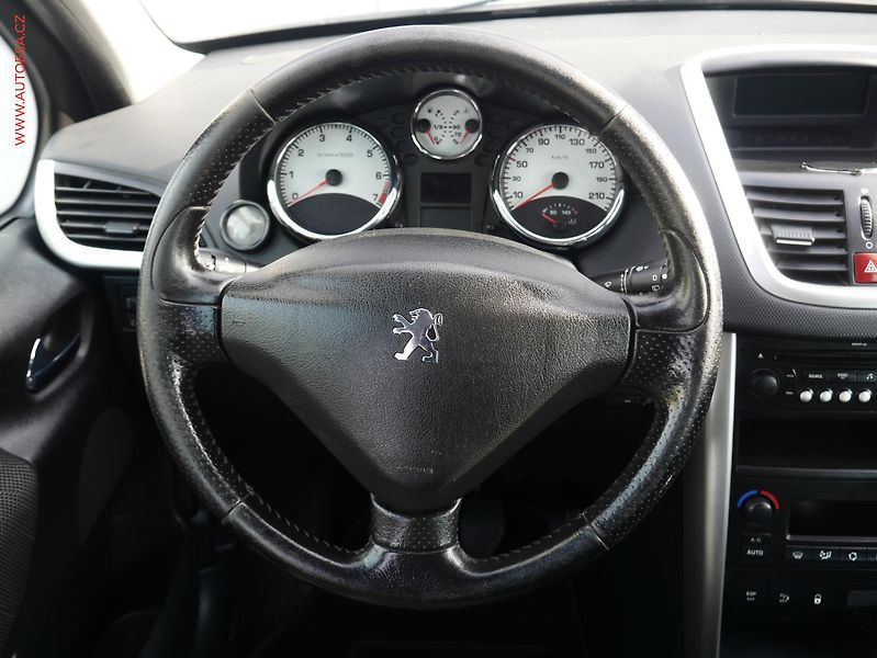 Peugeot 207 (2008) 1.6i, AC, TZ - fotka 13 z 16