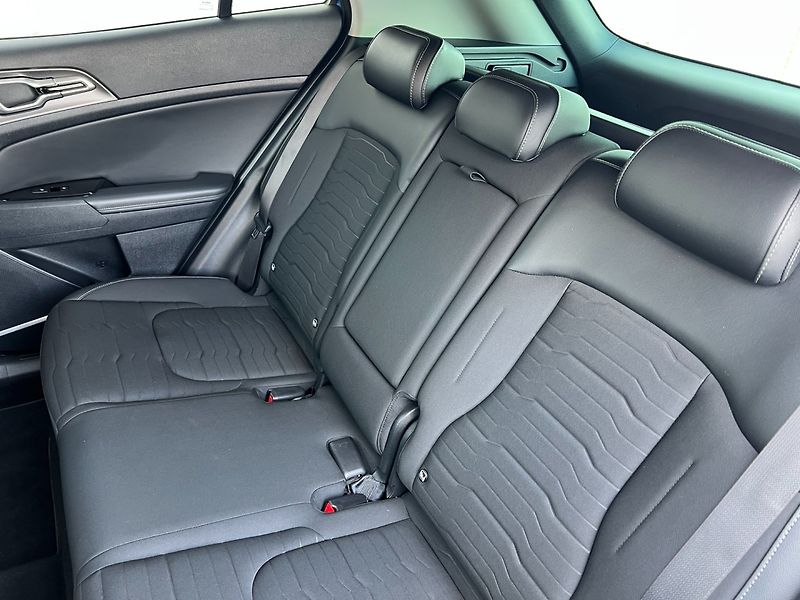 Kia Sportage (2022) 1.6 T-GDi 132kW 4x4 TOP DCT!ČR - fotka 26 z 50