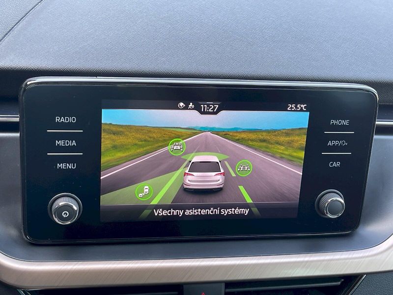 Škoda Scala (2022) 1.5 TSI 110kW Style Plus - fotka 14 z 31
