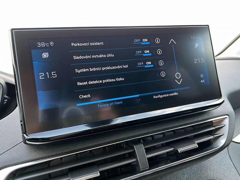 Peugeot 5008 (2021) 1.5HDi 96kW Allure+! Tažné! 7m - fotka 34 z 46