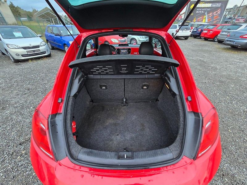 Volkswagen Beetle (2012) 1.6 TDi 2012 - fotka 15 z 17