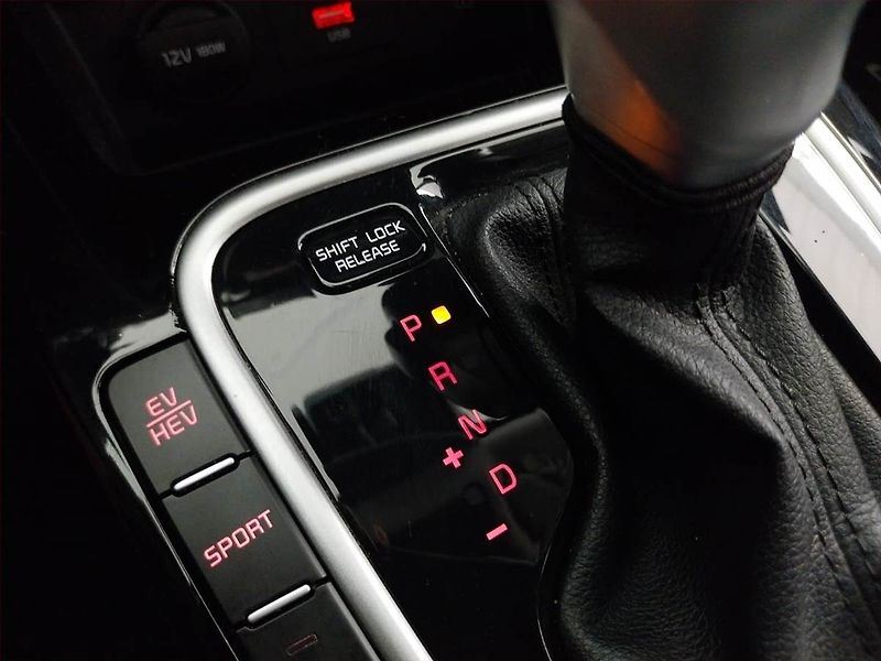 Kia Ceed (2023) Premium 1.6 GDI plug-in - fotka 16 z 17