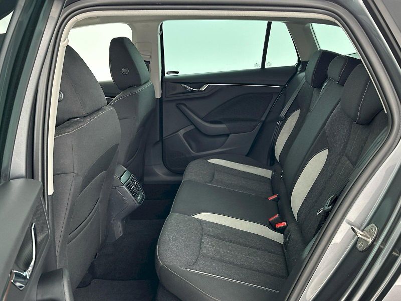 Škoda Scala (2023) DSG 1.5TSI 110kW Style Plus - fotka 8 z 28