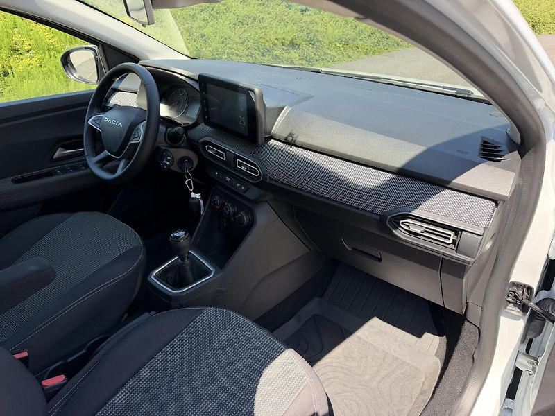 Dacia Sandero 1,0i 67kW LPG  - fotka 15 z 21