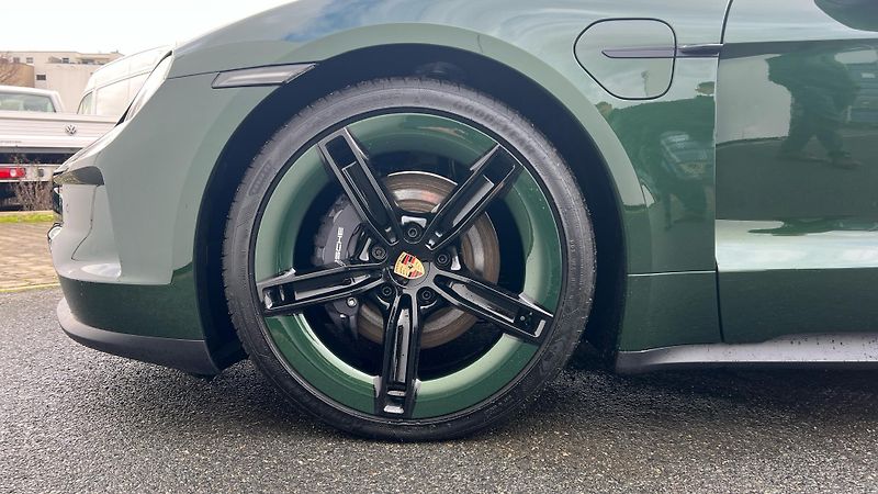 Porsche Taycan Sport Turismo - fotka 9 z 29